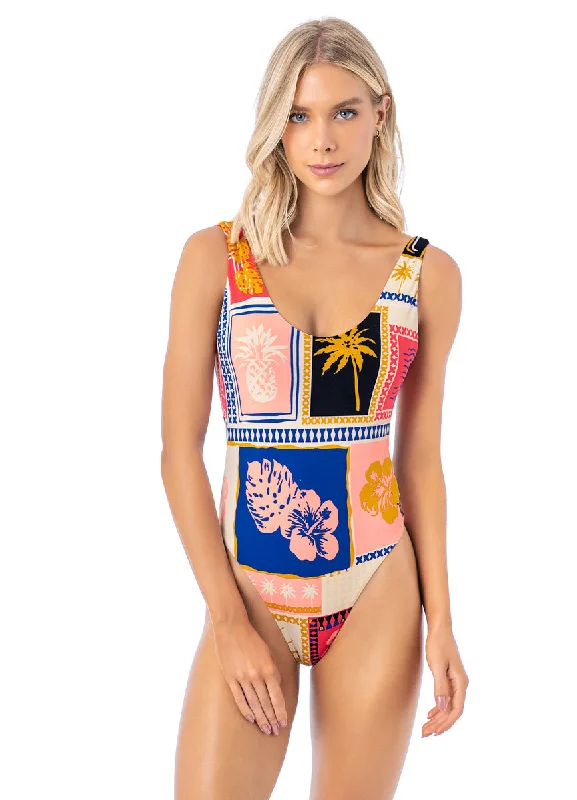 Claire Classics One Piece Paradise Postals